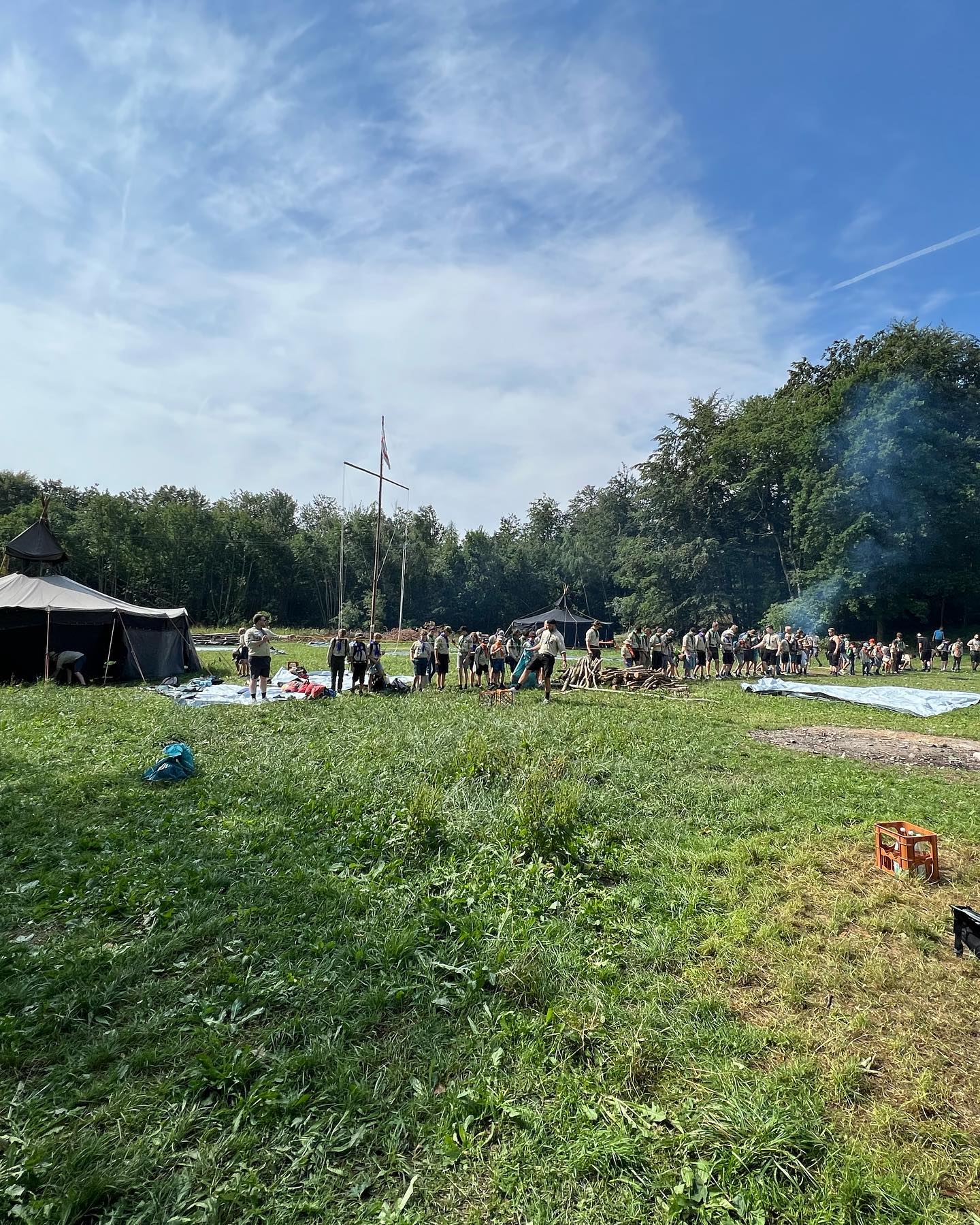 Das war das Zeltlager 2023. Es wurde nochmal schnell aufgeräumt und dann das Lagerkreuz gefällt. Niemand geringeres als Peter Pastor hat es umgeschlagen. Die Jungs sind im Bus und verlassen in diesem Moment den Platz. Wir sehen uns in Dülmen.